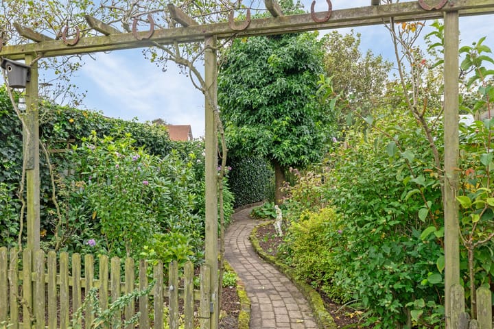 Foto 21 van Spoorstraat 258