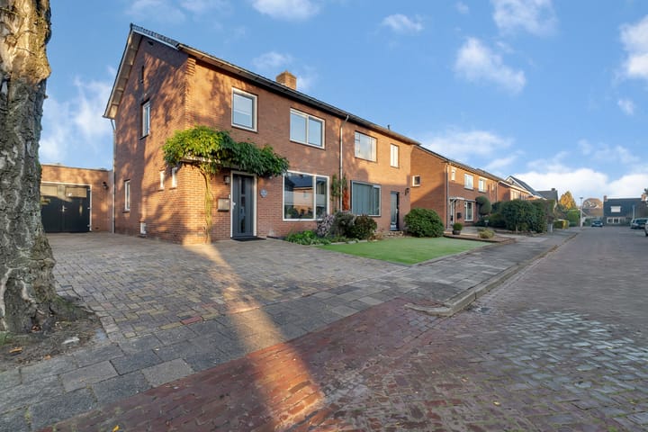 Photo 36 of G J Piksenstraat 16