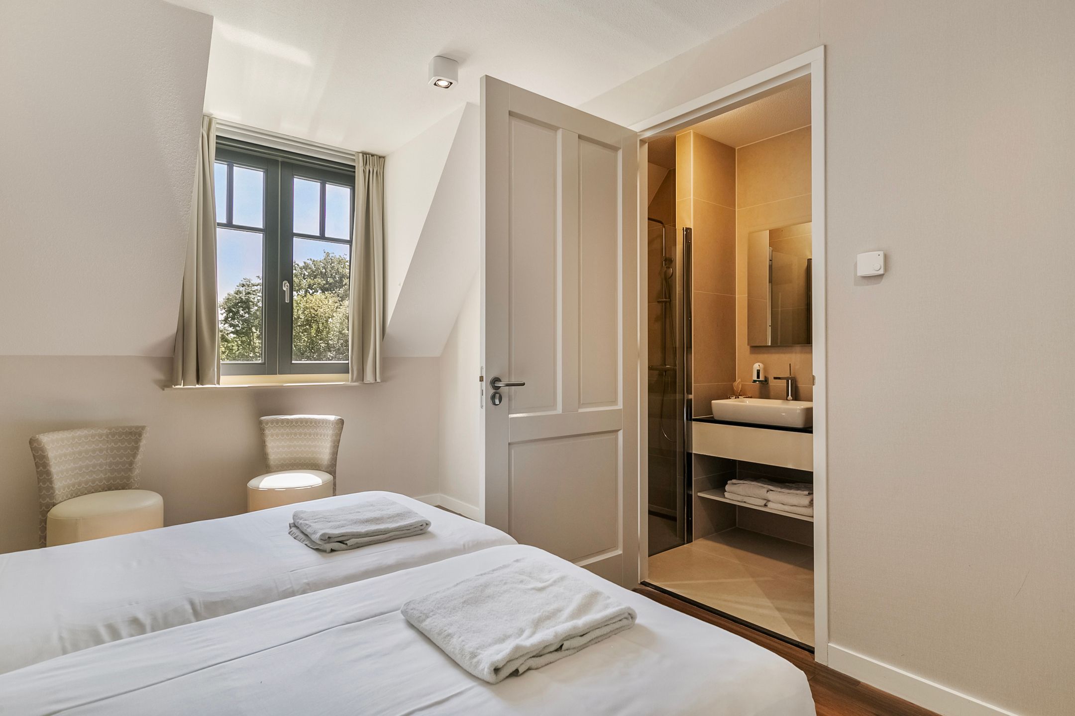 Foto 6 van Domburgseweg 26-G