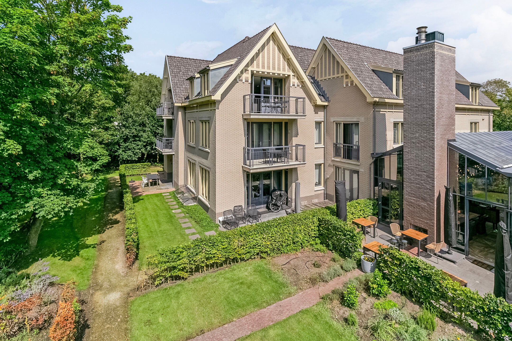 Foto 9 van Domburgseweg 26-G