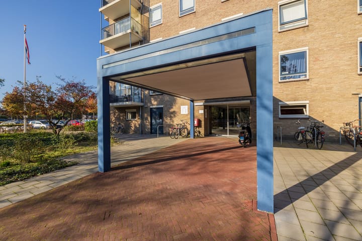 Photo 31 of Aert van Neslaan 402