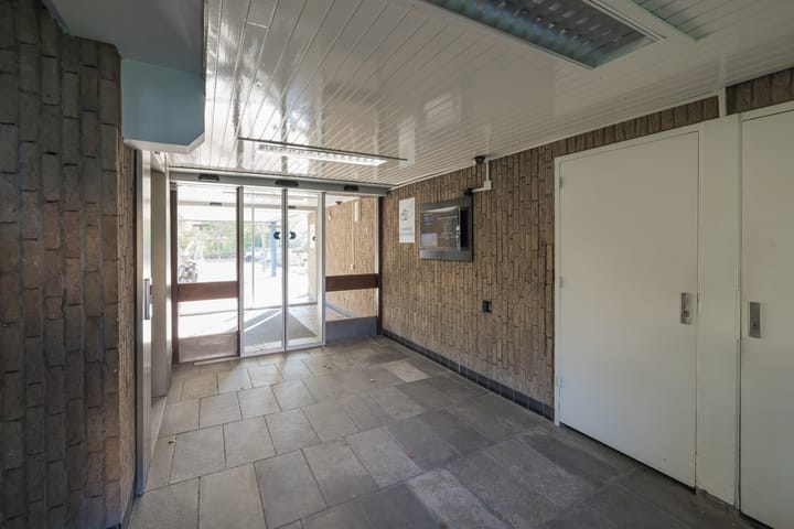 Photo 33 of Aert van Neslaan 402