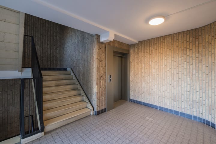 Photo 32 of Aert van Neslaan 402