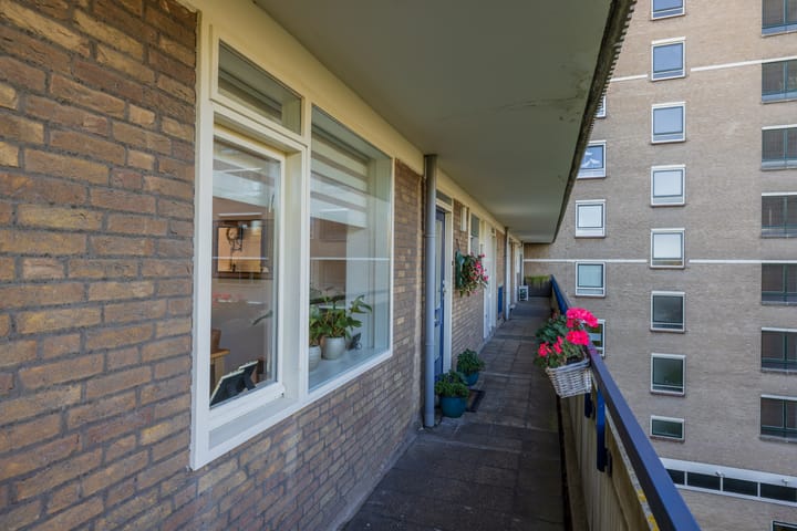 Photo 34 of Aert van Neslaan 402