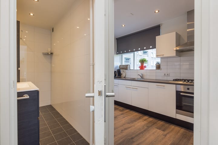 Photo 7 of Aert van Neslaan 402