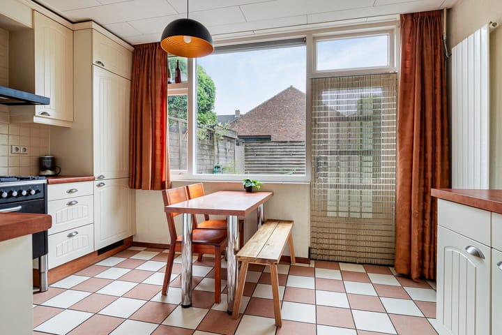 Photo 16 of Koningin Wilhelminastraat 11