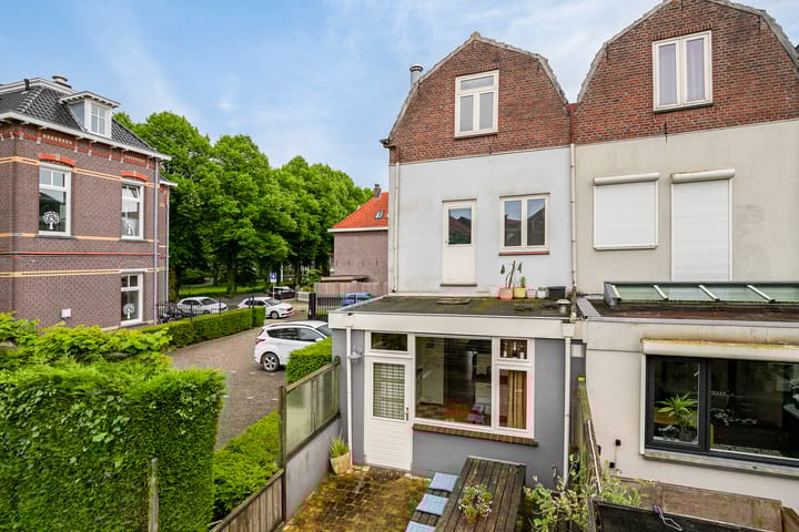 Photo 38 of Koningin Wilhelminastraat 11