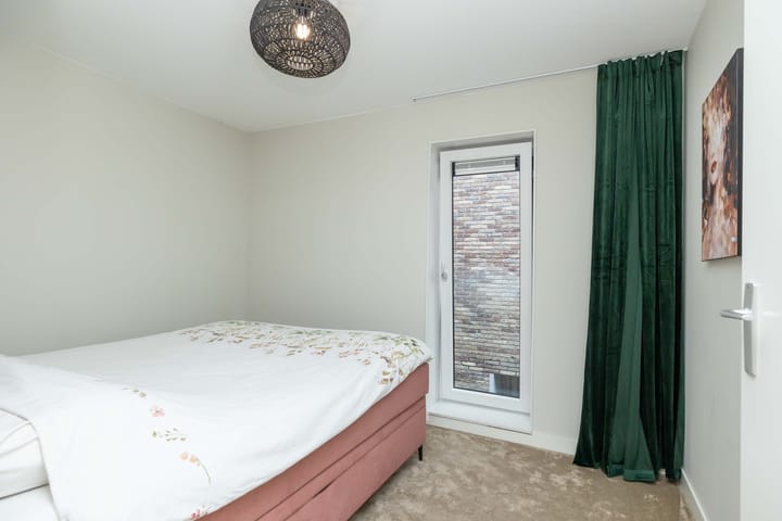 Photo 17 of van Echtenstraat 16-12