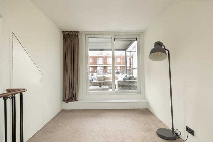 Photo 27 of van Echtenstraat 16-12