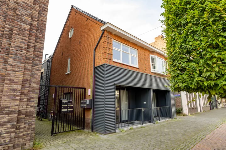 Photo 35 of van Echtenstraat 16-12