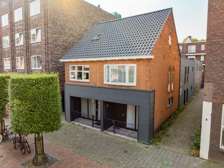 Photo 36 of van Echtenstraat 16-12