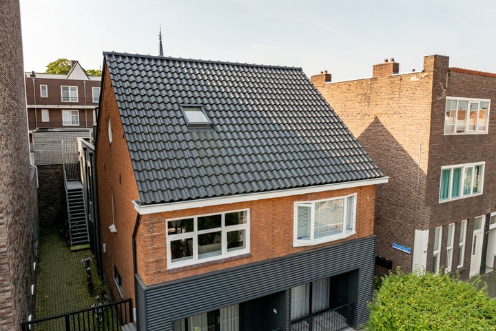 View photo 38 of van Echtenstraat 16-12