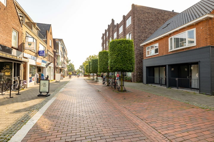 View photo 39 of van Echtenstraat 16-12