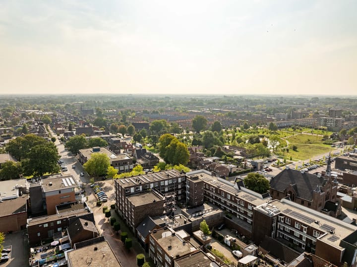 Photo 42 of van Echtenstraat 16-12