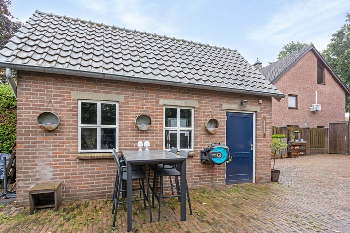 View photo 44 of Ussenstraat 18