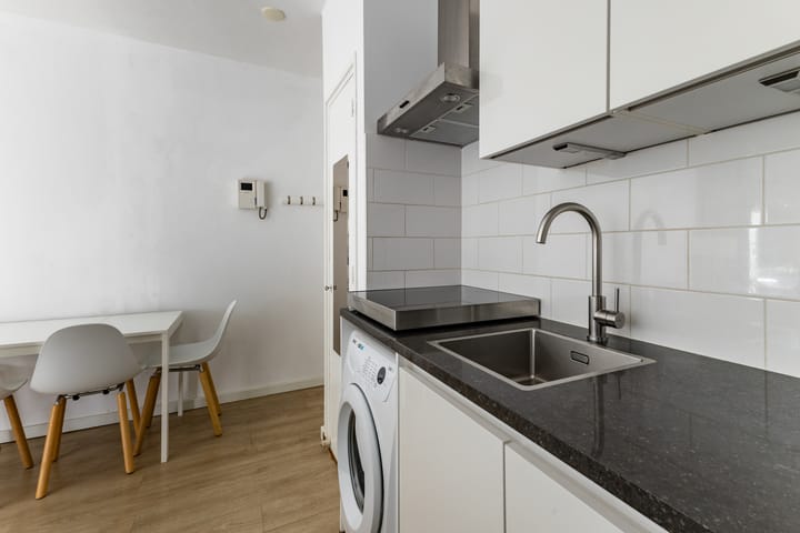 Photo 14 of Van Nijenrodeweg 445