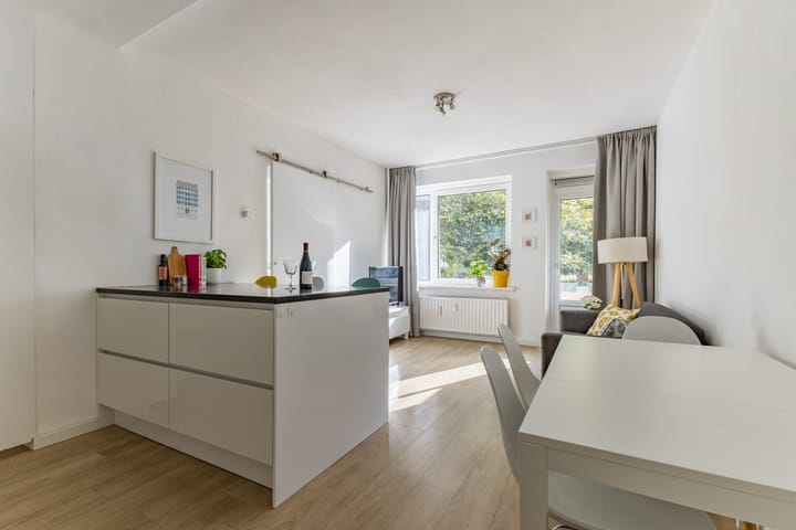 Photo 15 of Van Nijenrodeweg 445