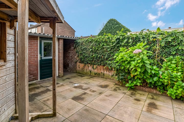 Foto 24 van Anna van Burenstraat 6