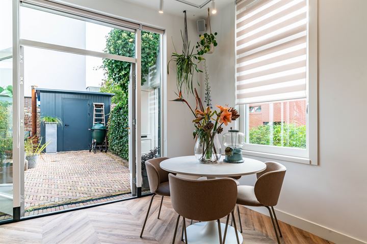 Bekijk foto 16 van Raamstraat 61