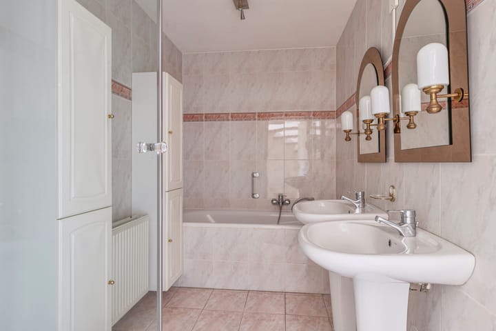 Photo 16 of Bizetstraat 39