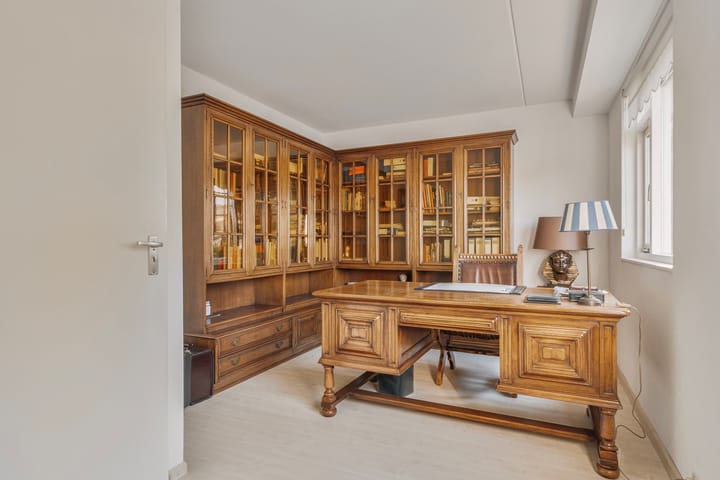 Photo 18 of Bizetstraat 39