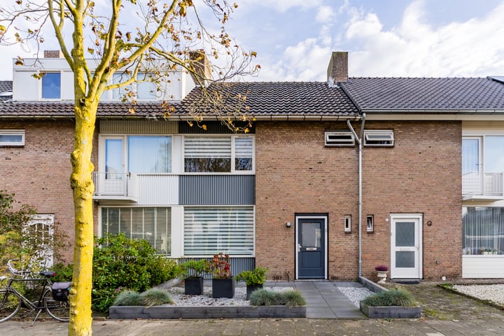 Bekijk foto 1 van Pastoor M. van Beekstraat 11