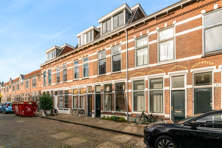 View photo 4 of Magdalena Moonsstraat 39