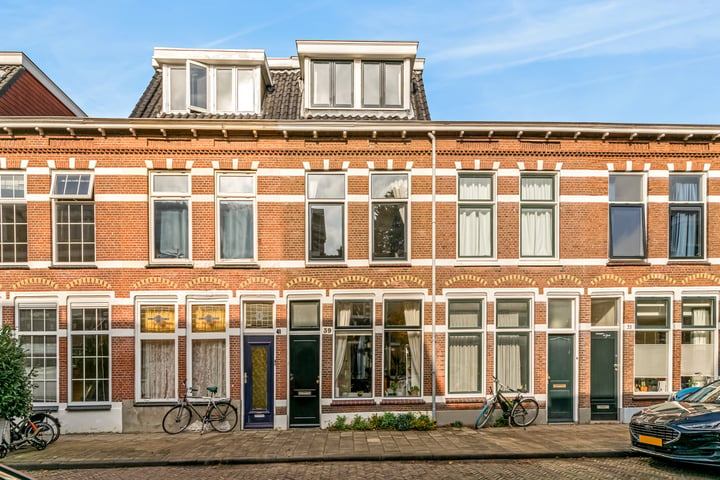 View photo 1 of Magdalena Moonsstraat 39