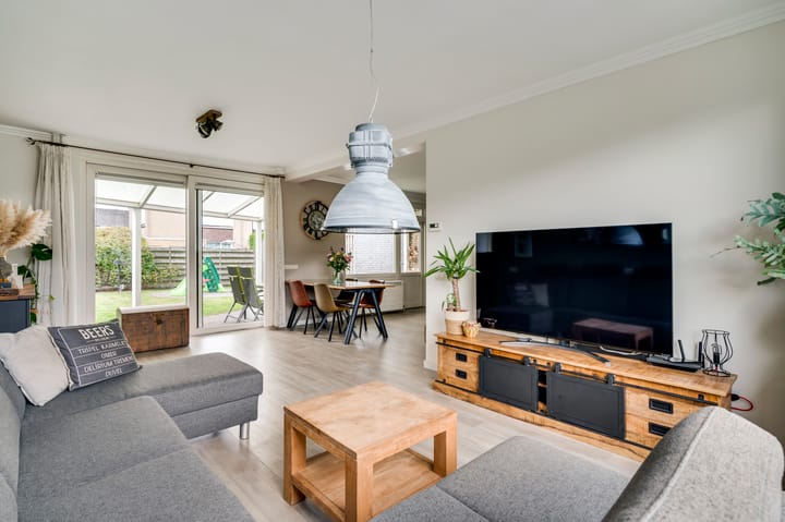 Foto 9 van Meidoornlaan 9