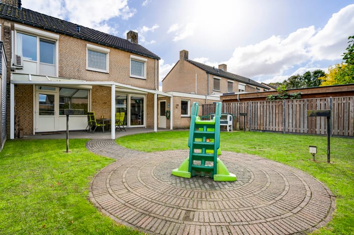 Foto 16 van Meidoornlaan 9