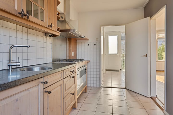 Photo 12 of Irenestraat 19