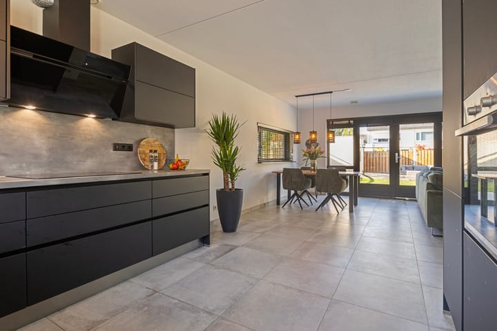 Foto 10 van Veldlaan 1