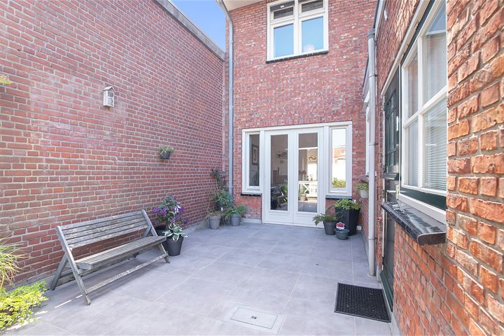 View photo 25 of Axelsestraat 166