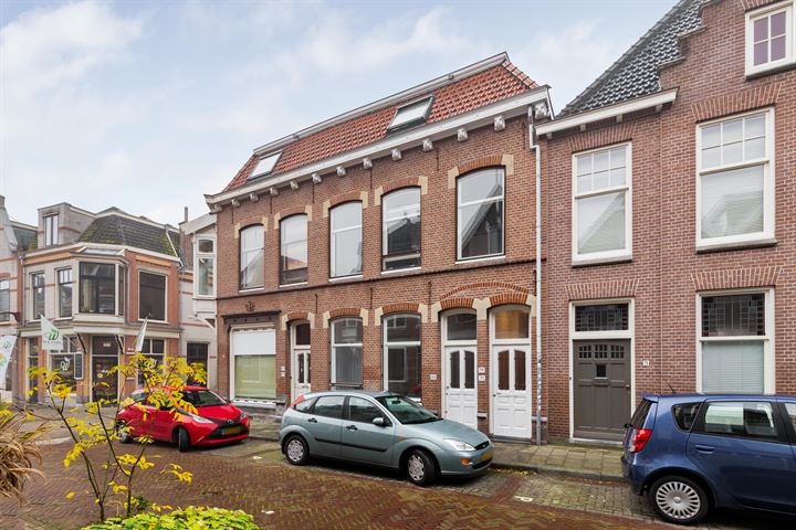 View photo 1 of Spoorstraat 71