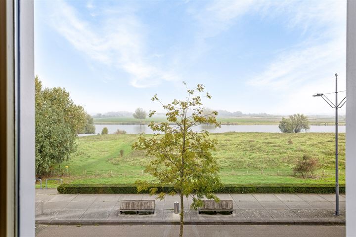 View photo 32 of Maasboulevard 33