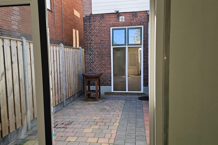 View photo 36 of Golsstraat 39