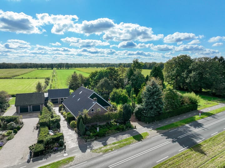 Photo 1 of Vriezerweg 11