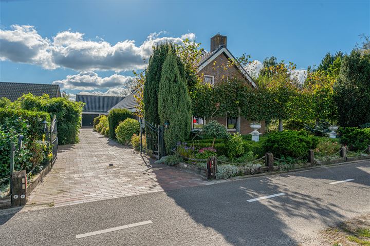 Bekijk foto 10 van Vriezerweg 11