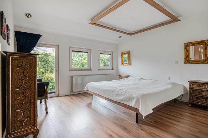 Photo 34 of Vriezerweg 11