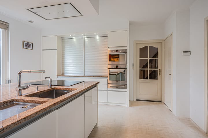 Photo 33 of Vriezerweg 11