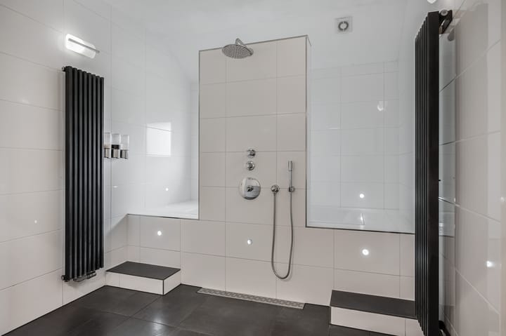 Photo 37 of Vriezerweg 11