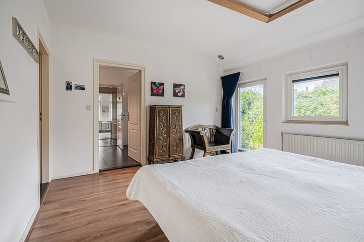 Photo 35 of Vriezerweg 11