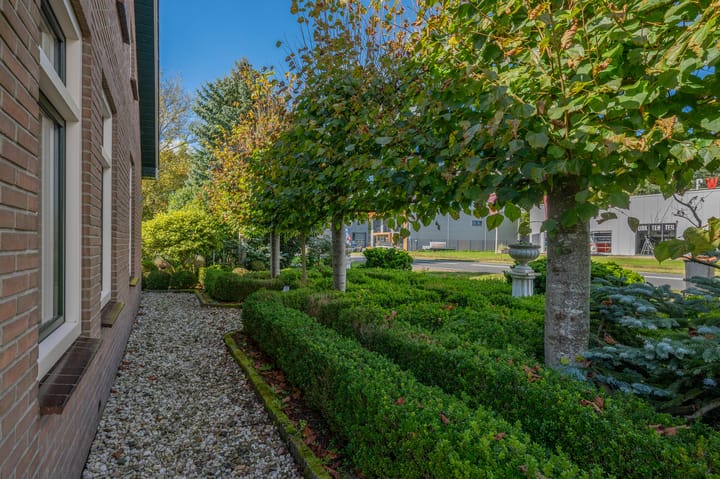 Photo 59 of Vriezerweg 11