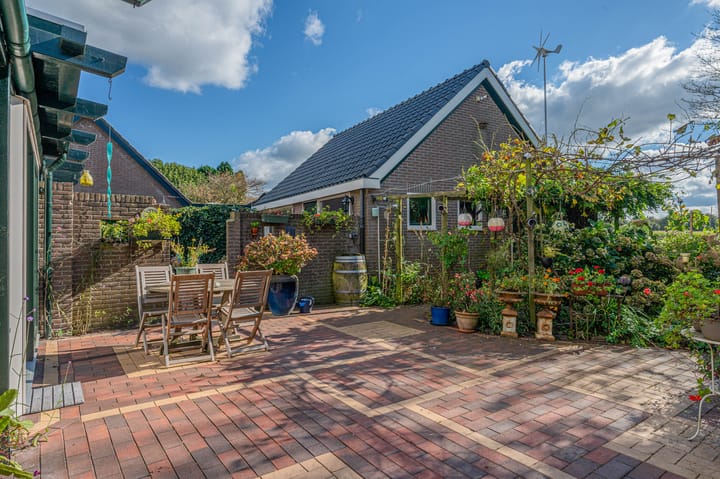 Photo 62 of Vriezerweg 11