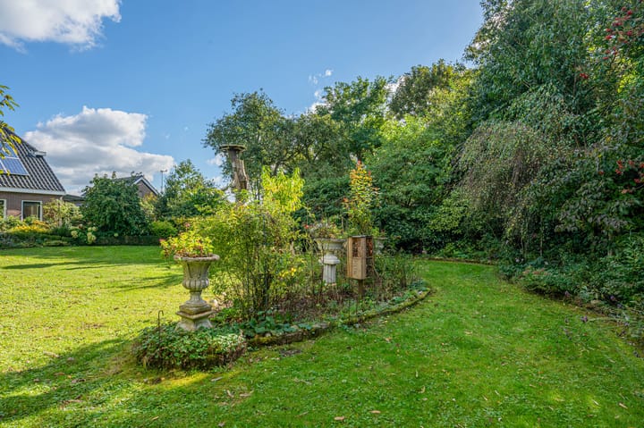 Photo 82 of Vriezerweg 11