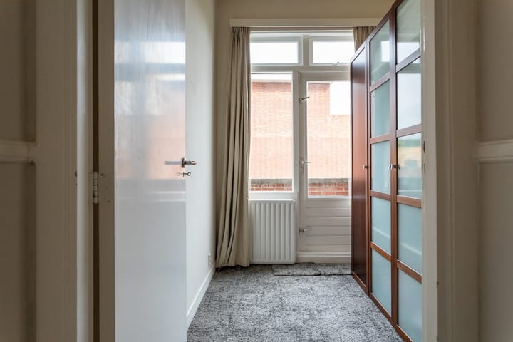 Foto 15 van Van Nijenrodestraat 60