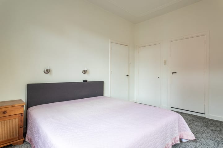 Foto 17 van Van Nijenrodestraat 60