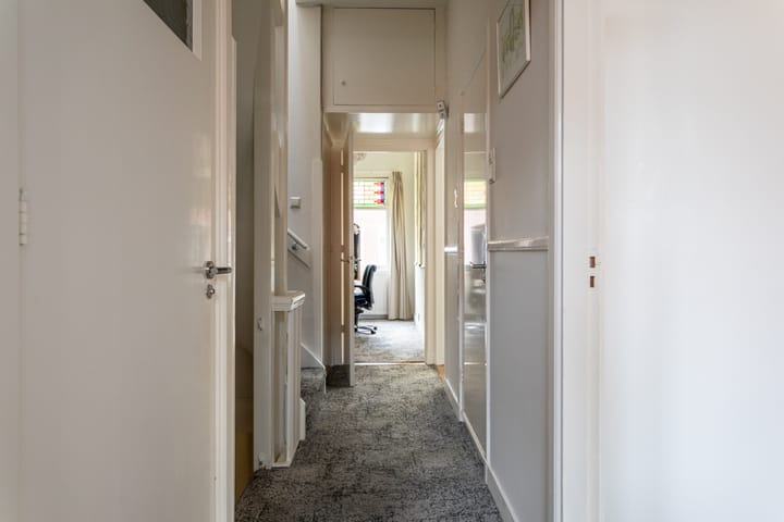 Foto 18 van Van Nijenrodestraat 60