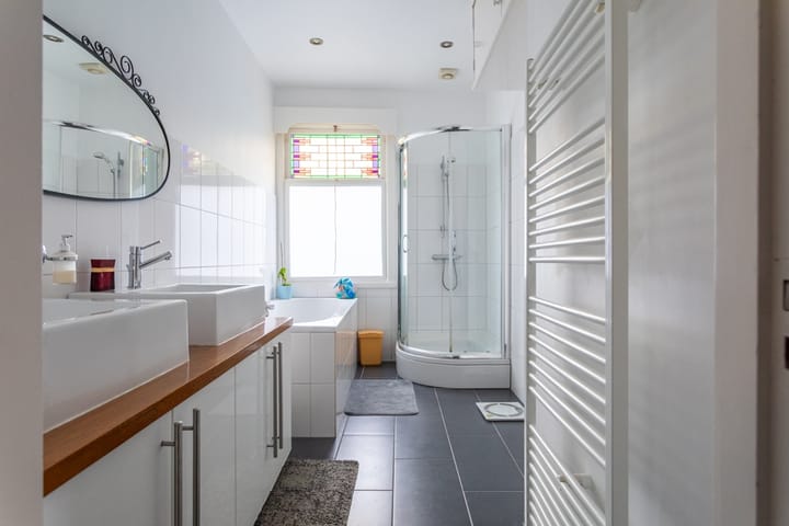 Foto 23 van Van Nijenrodestraat 60