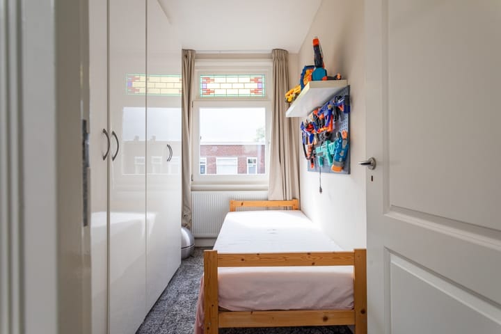 Foto 29 van Van Nijenrodestraat 60